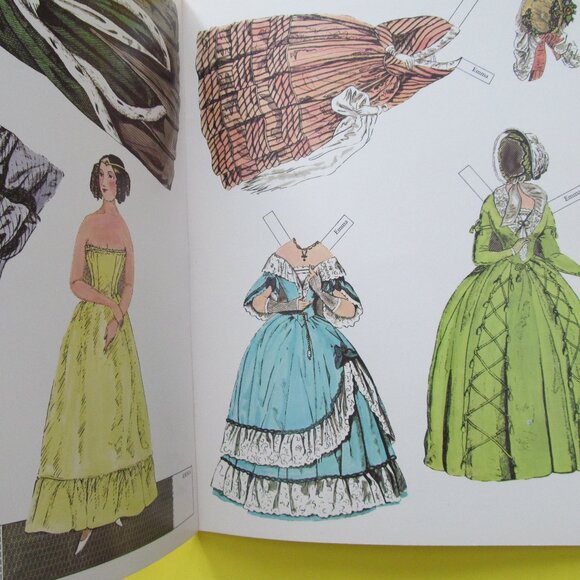 Fashion Paper dolls book - Picture 8 of 9